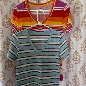 Arizona Jeans Co lot of two V-neck striped T-shirts M